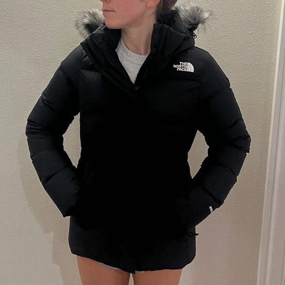 THE NORTH FACE GOTHAM PUFFER JACKET WITH HOOD AND DETACHABLE FUR - Picture 12 of 15